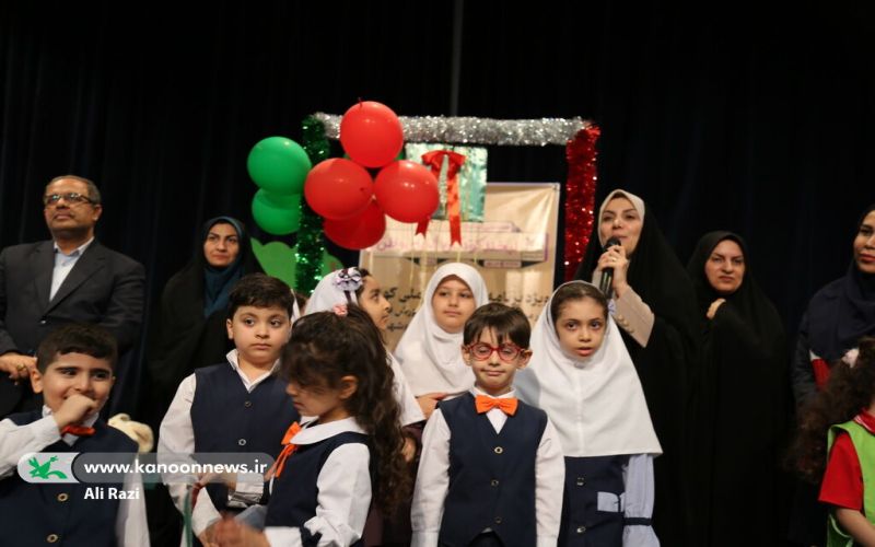 آغاز هفته ملی کودک در بوشهر با طنین «زنگ کودکی» و شادپیمایی کتابخانه‌های سیار