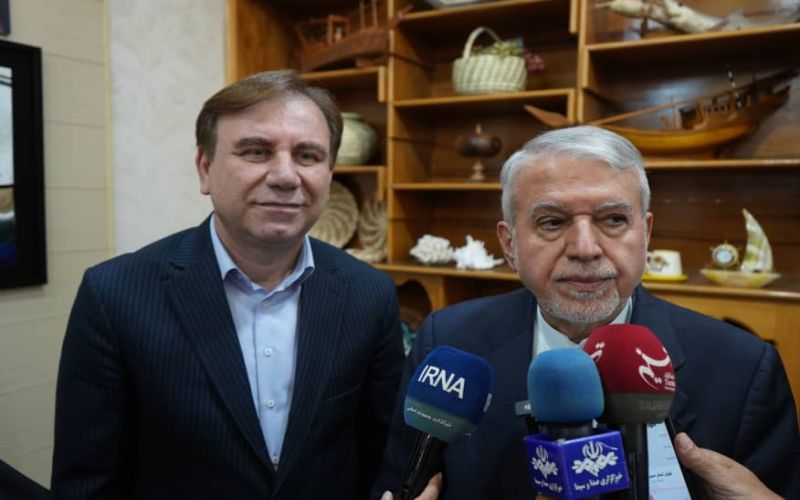 وزیر میراث فرهنگی و گردشگری از برگزاری نشستهای تخصصی با سرمایهگذاران و افتتاح چندین پروژه زیرساختی گردشگری در بوشهر خبر داد