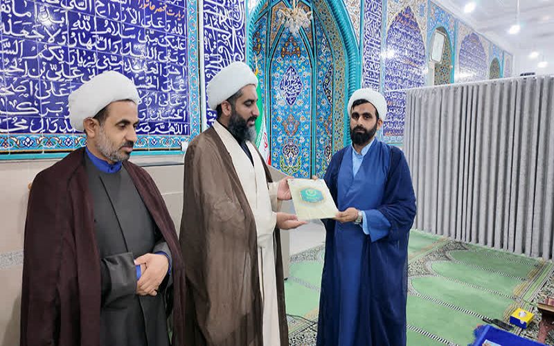 به منظور تجلیل از فعالیت تبیینی ایام جنگ رمضان؛ بازدید مدیرکل تبلیغات اسلامی از شبکه امامت تنگستان