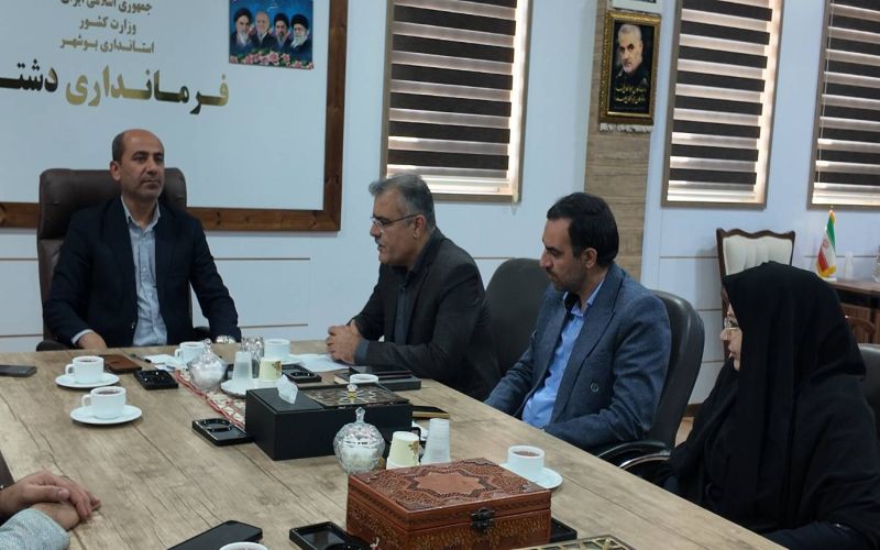 دیدار مدیرکل بیمه سلامت استان بوشهر با فرماندار شهرستان دشتی به مناسبت هفته بیمه سلامت