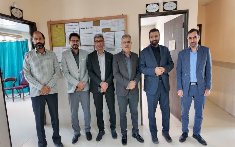 بازدید مدیرکل بیمه سلامت استان بوشهر از مرکز جامع خدمات سلامت شهید الیاس احمدی به مناسبت هفته بیمه سلامت