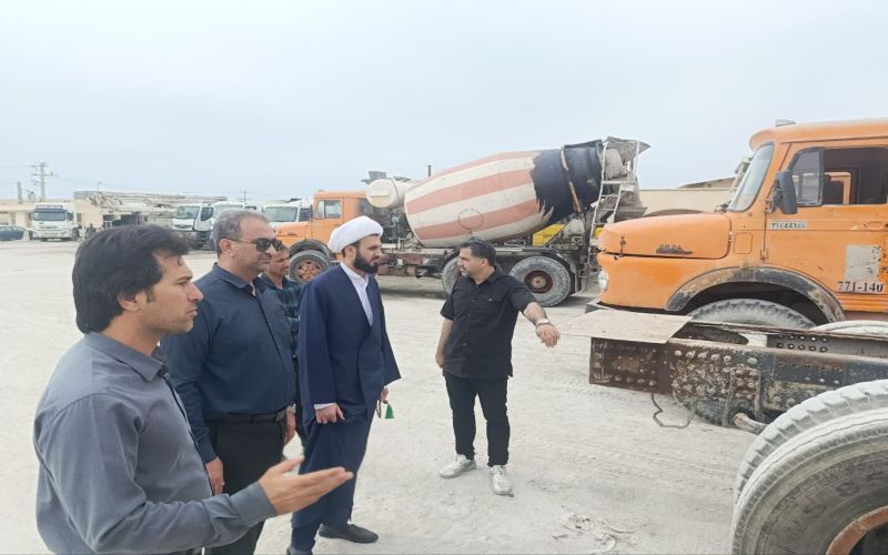 بازدید مدیرکل بنیاد مسکن استان بوشهر از کارگاه تولید بتن در شهرک صنعتی
