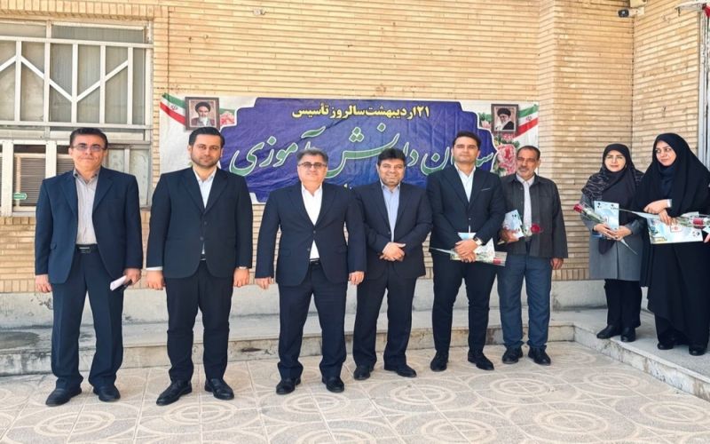 بازدید مدیرکل آموزش و پرورش بوشهر از سازمان دانش‌آموزی به مناسبت سالروز تأسیس این نهاد