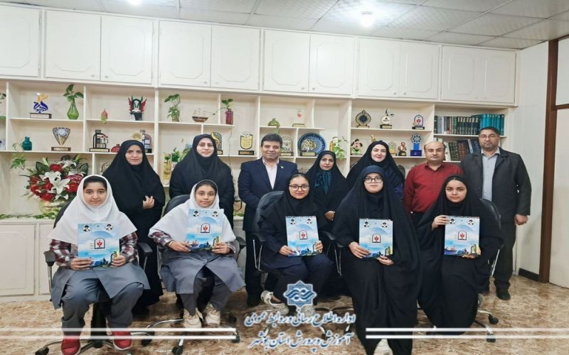 تجلیل از ۱۲۰ دانش‌آموز و فرهنگی برگزیده جشنواره روزنامه دیواری عفاف و حجاب، نفت و گاز در بوشهر