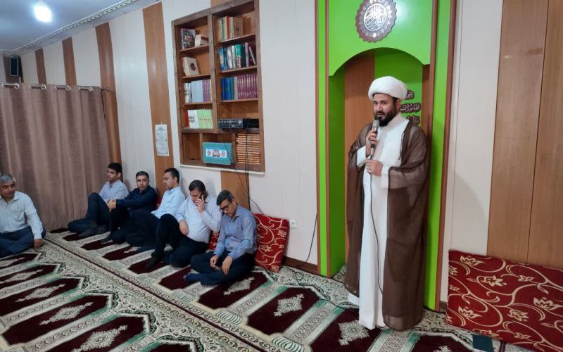 برگزاری مراسم قرائت زیارت عاشورا به مناسبت هفته دفاع مقدس در اداره‌کل منابع طبیعی و آبخیزداری استان بوشهر