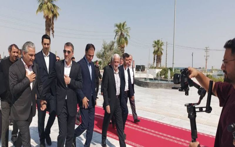 بازدید حسین فروزان (دبیر شورای عالی مناطق آزاد تجاری ـ صنعتی و ویژه اقتصادی از مجموعه بوشهر مال